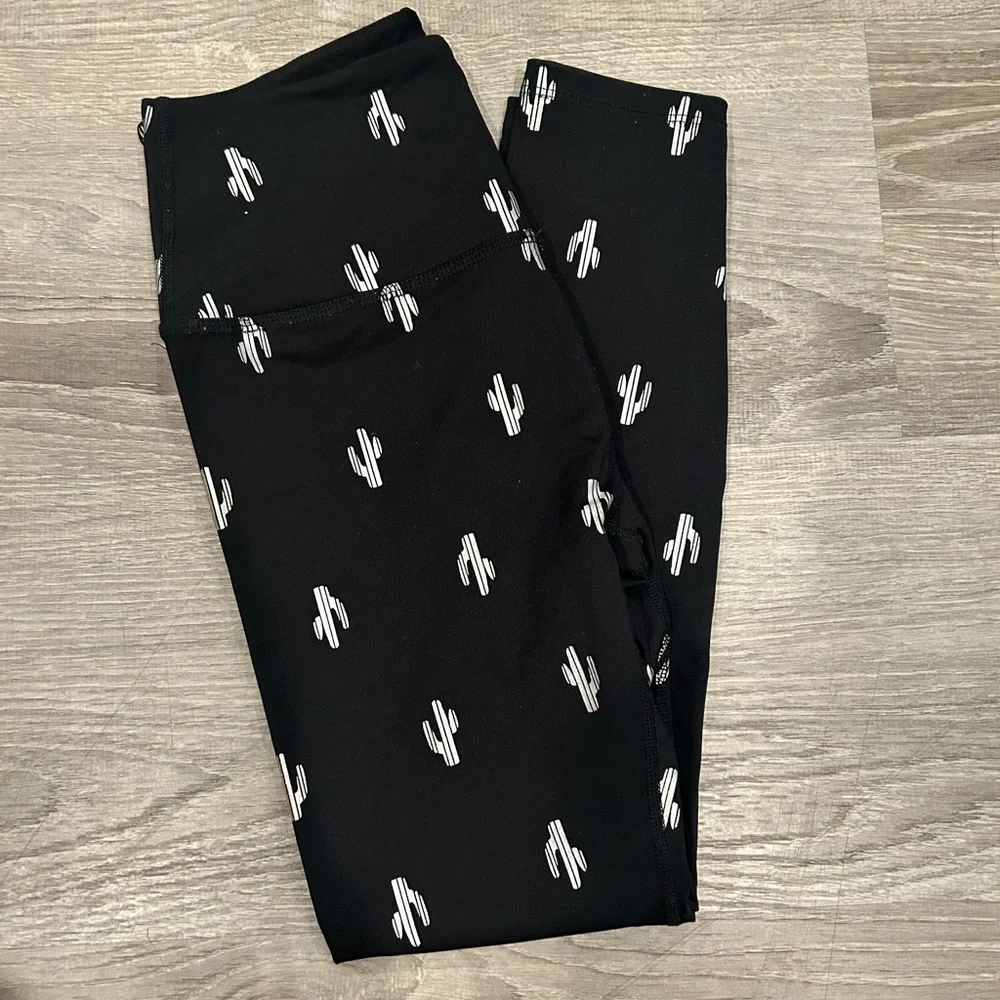 Beyond Yoga Leggings with Foil Cactus Design - Picture 5 of 6